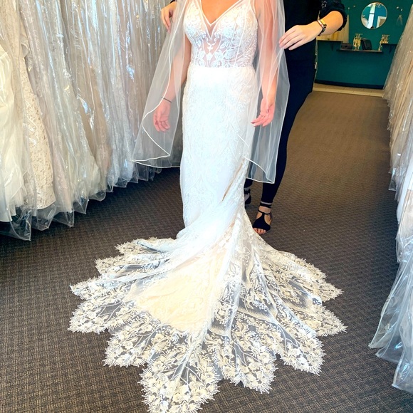 Fit & Flare Wedding Dress-Never Worn - Picture 1 of 9